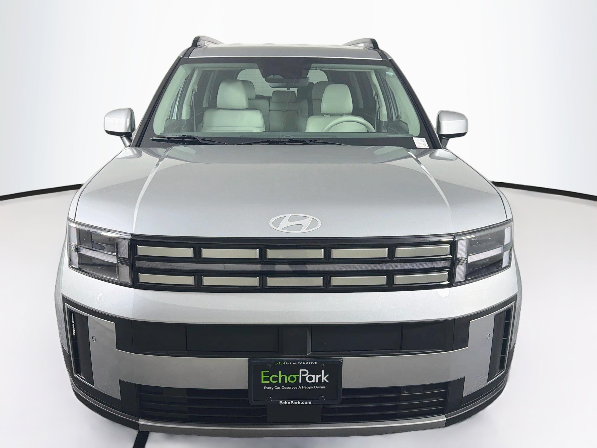 Used 2026 Hyundai Santa Fe SEL FWD image 2