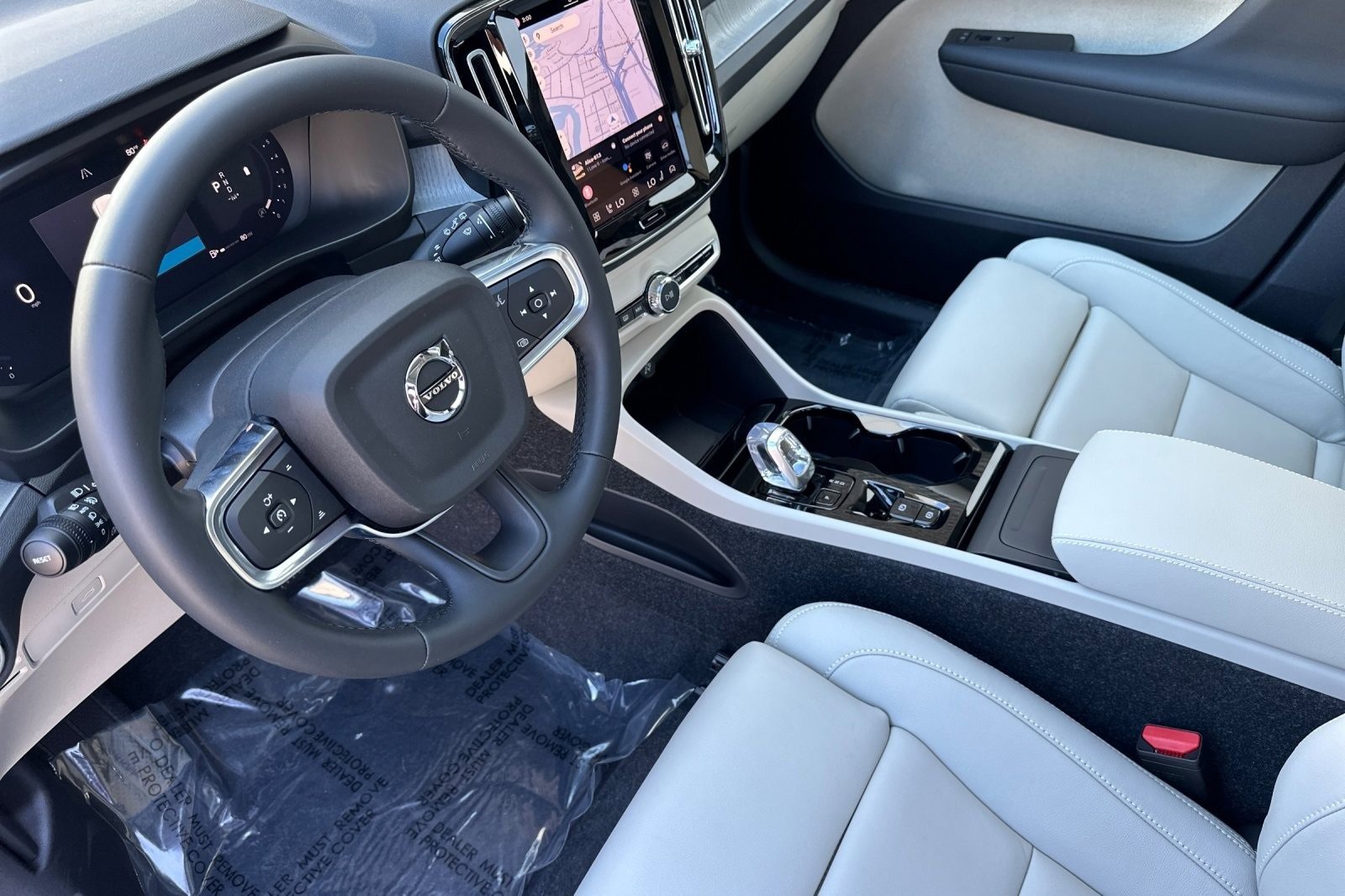 New 2026 Volvo XC40 B5 Plus w/ Protection Package Premier image 13