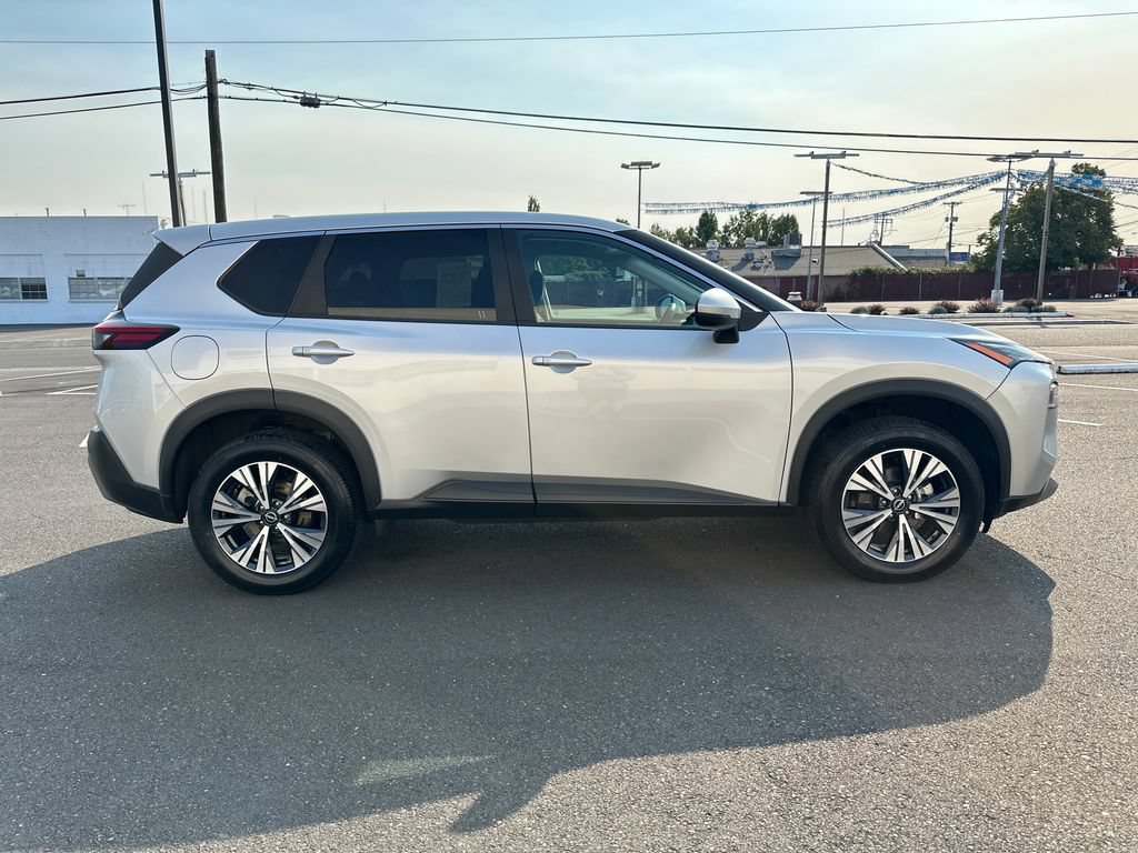 Used 2022 Nissan Rogue SV AWD/4WD image 7