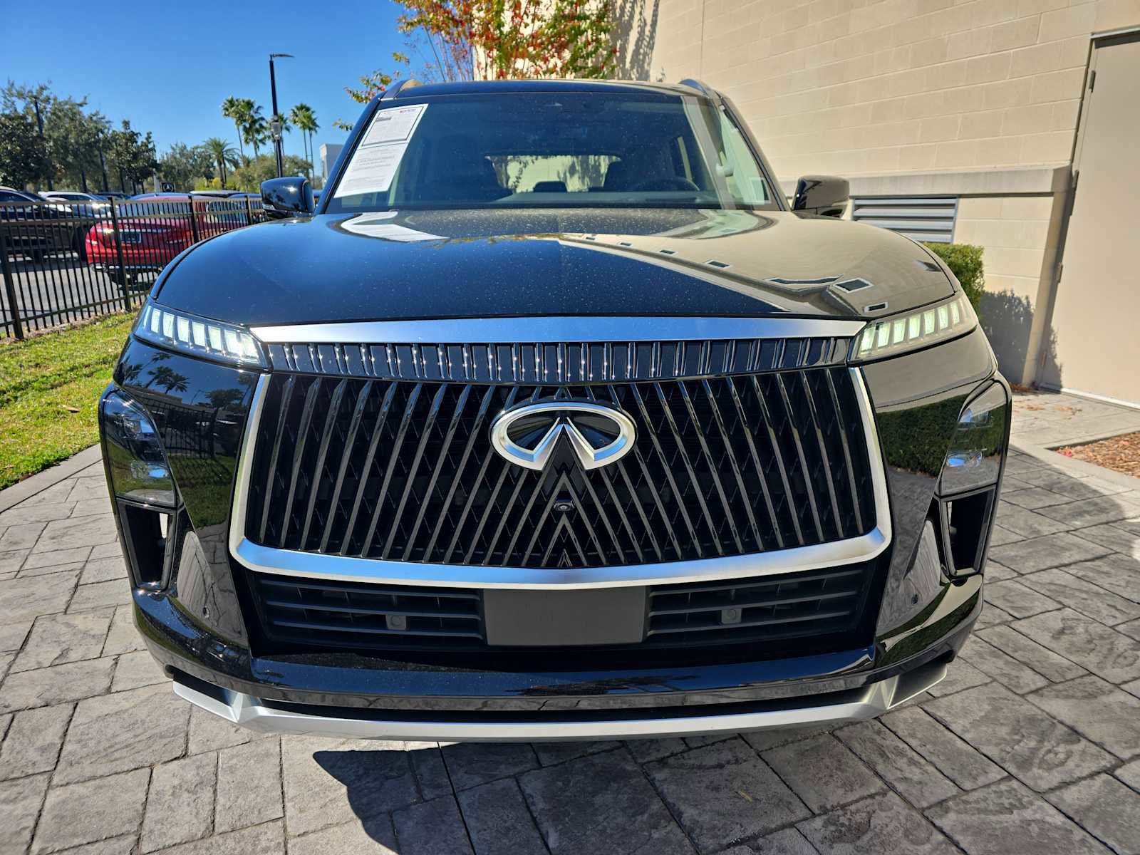 Certified 2025 INFINITI QX80 Luxe image 2