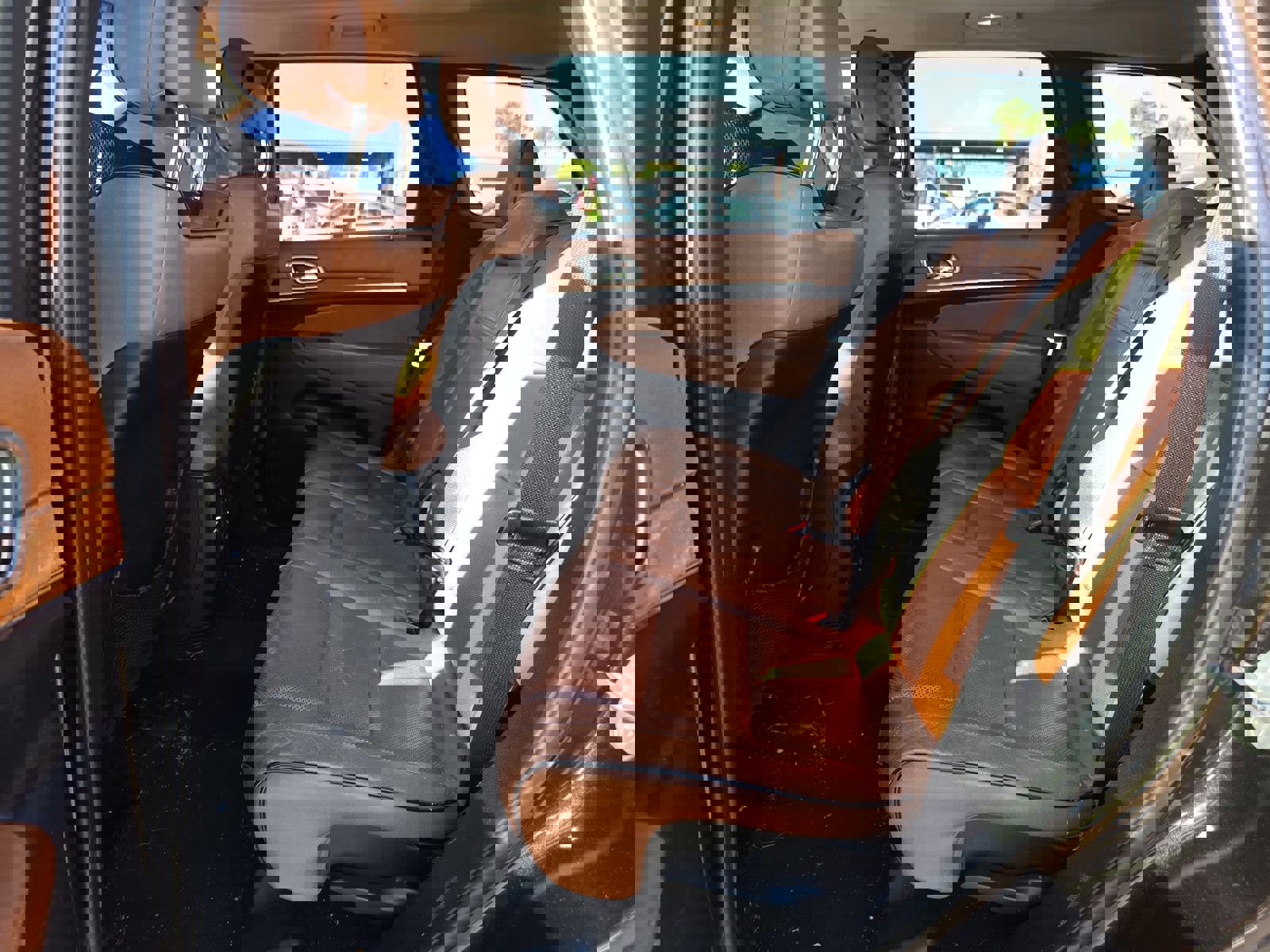 Used 2011 Jeep Grand Cherokee Overland Summit image 9