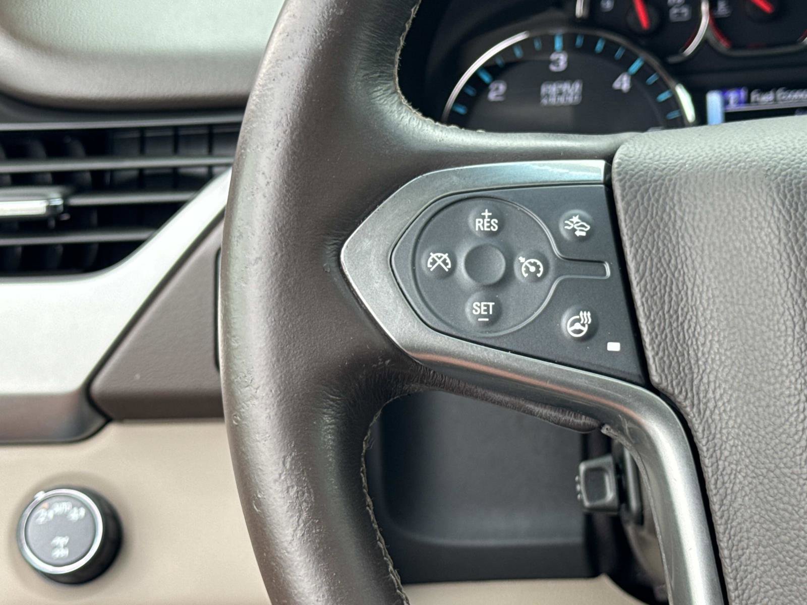 Used 2018 Chevrolet Suburban Premier image 9