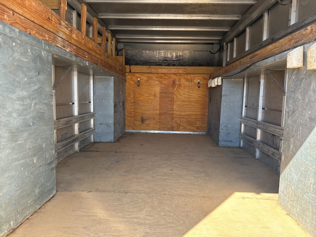 Used 2015 Ford E-350 and Econoline 350 Super Duty image 9