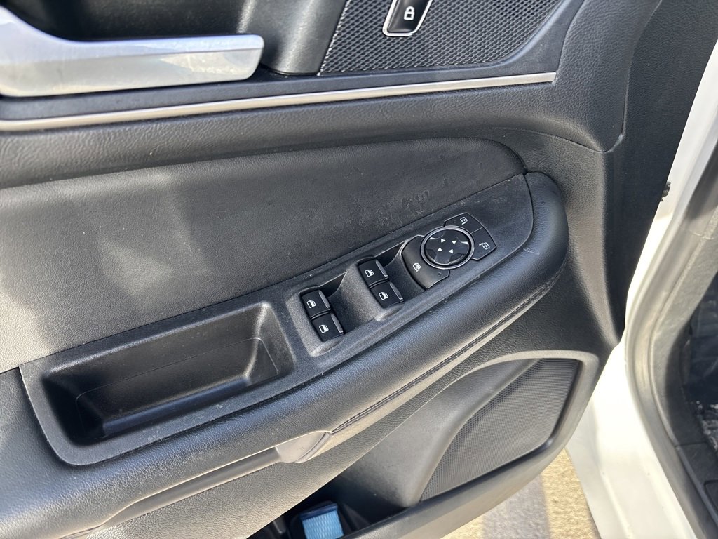 Used 2022 Ford Edge SEL w/ Convenience Package image 13