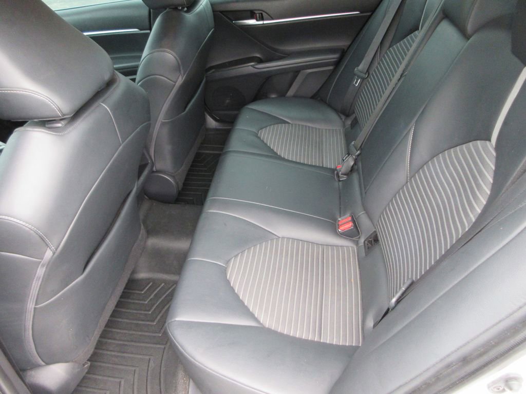 Used 2021 Toyota Camry SE image 13