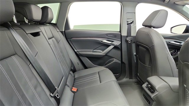 Used 2025 Audi Q6 e-tron Premium w/ Convenience Package image 24