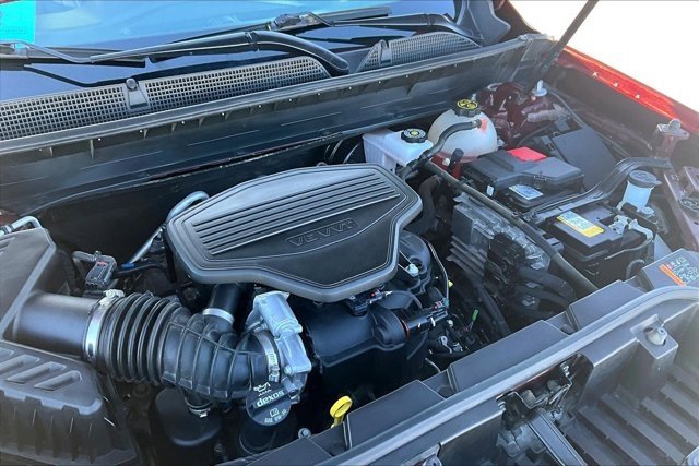 Used 2022 GMC Acadia AT4 w/ Technology Package image 32