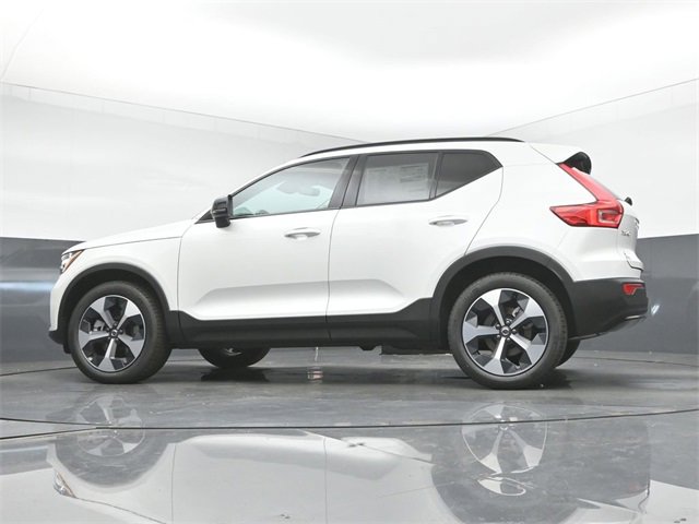 New 2026 Volvo XC40 B5 Core w/ Climate Package image 39