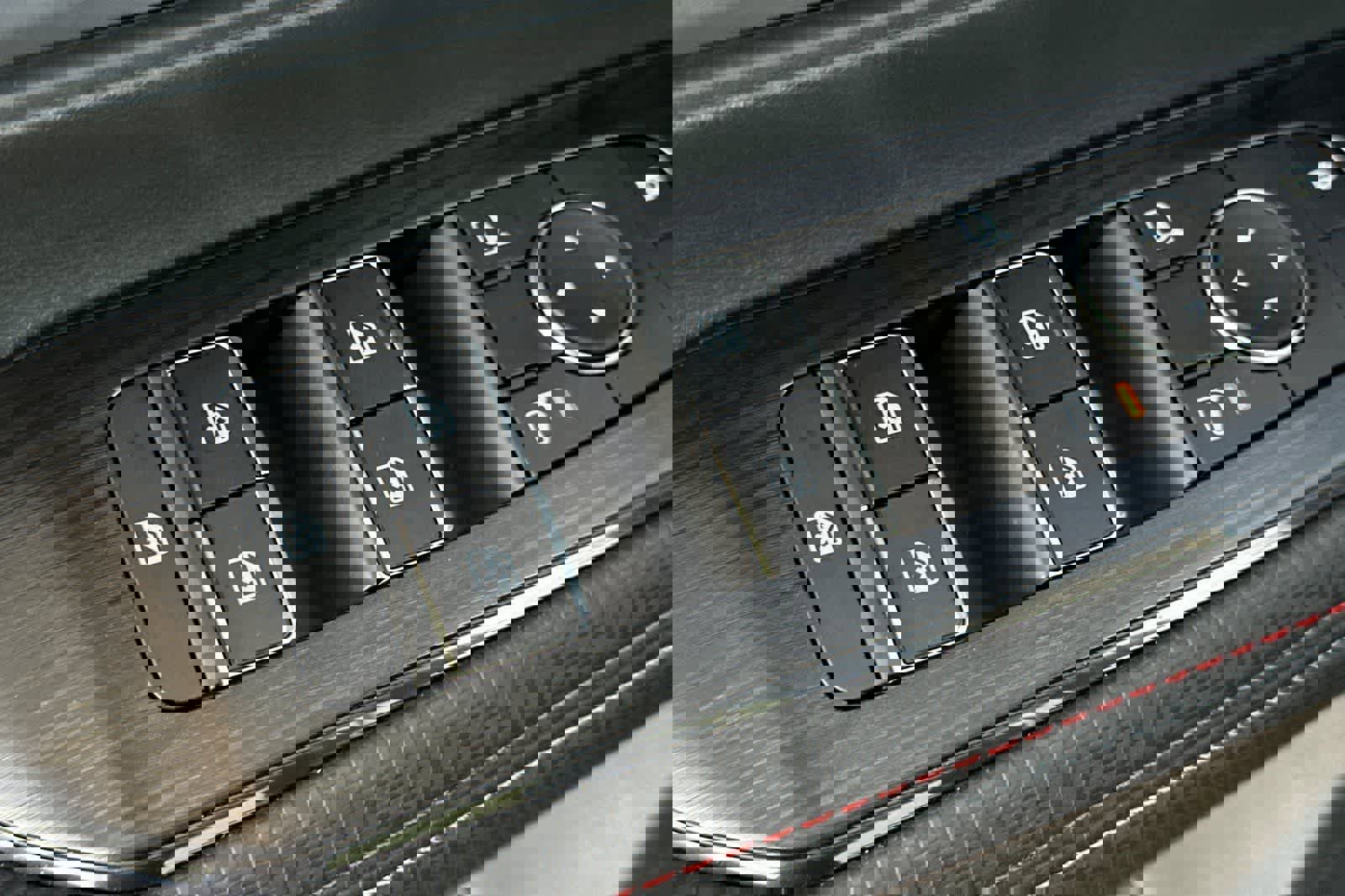 New 2026 Nissan Kicks SR image 14