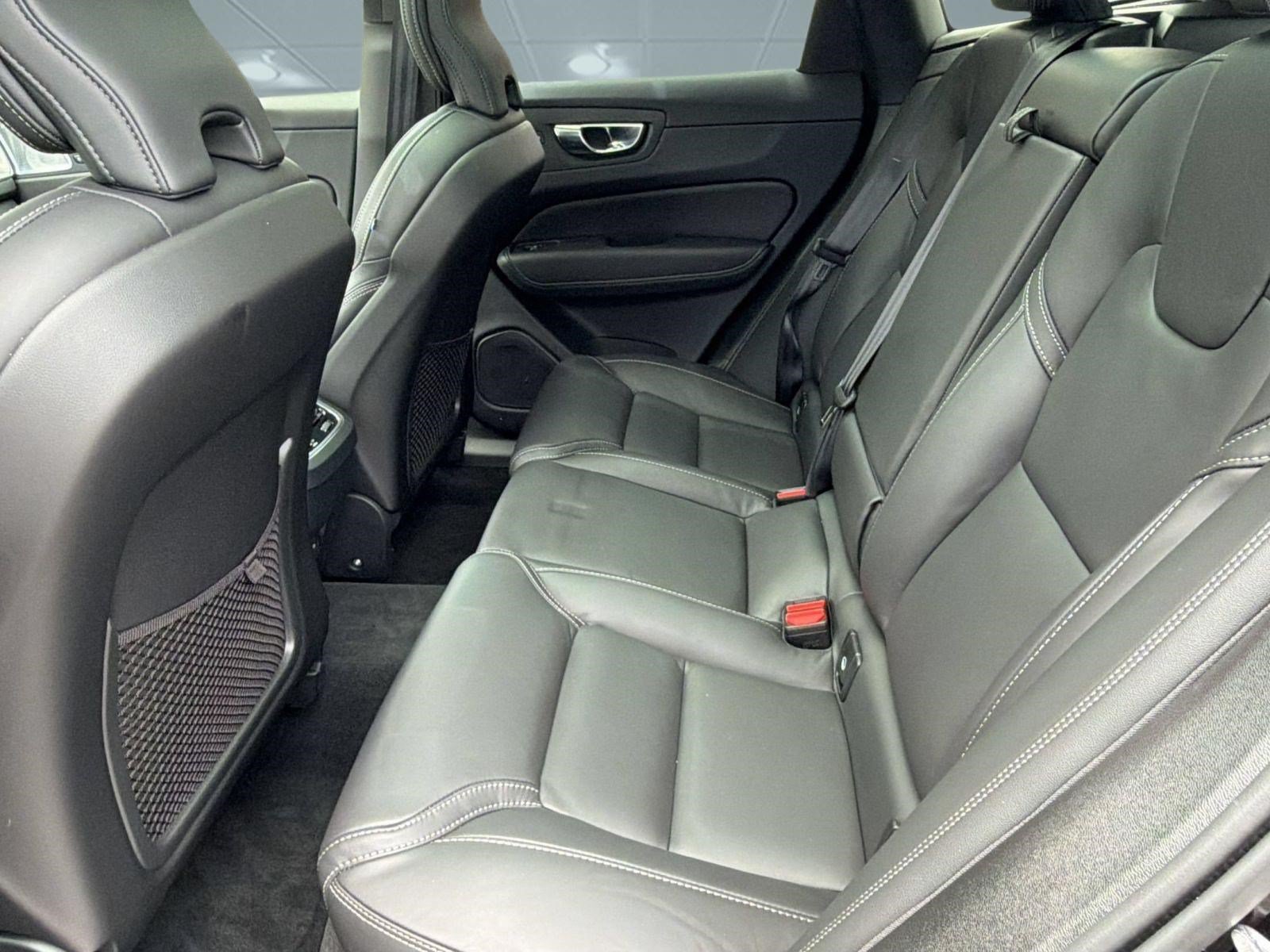 Certified 2024 Volvo XC60 B5 Ultimate AWD/4WD image 13