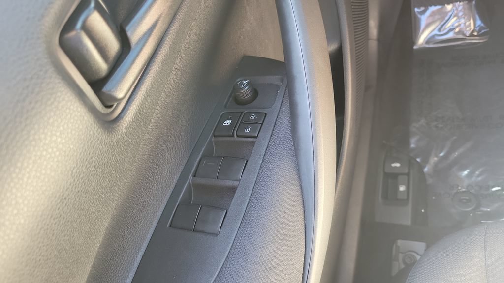 Used 2022 Toyota Corolla LE FWD image 17