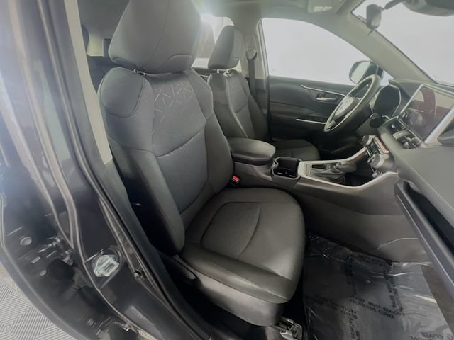 Used 2025 Toyota RAV4 XLE w/ Convenience Package FWD image 30