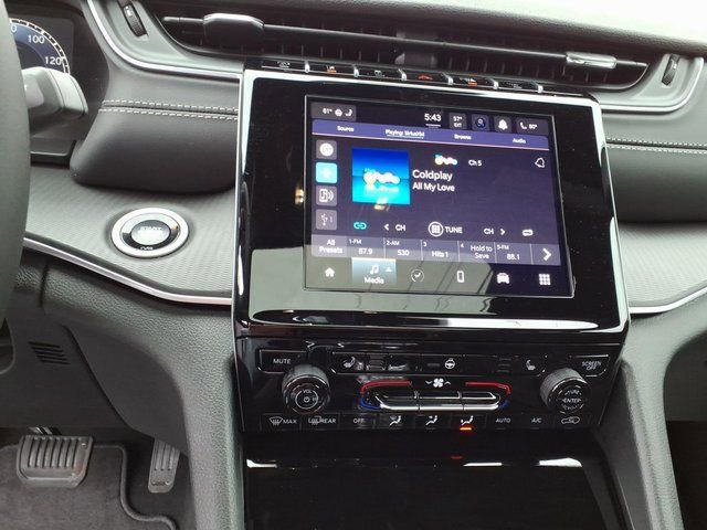 New 2025 Jeep Grand Cherokee Altitude image 16