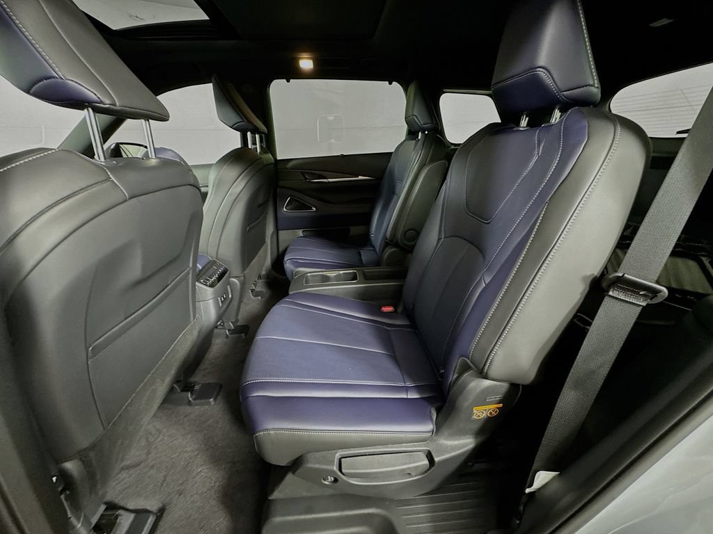 Certified 2026 INFINITI QX60 Sport w/ Dark Cargo Package AWD/4WD image 33