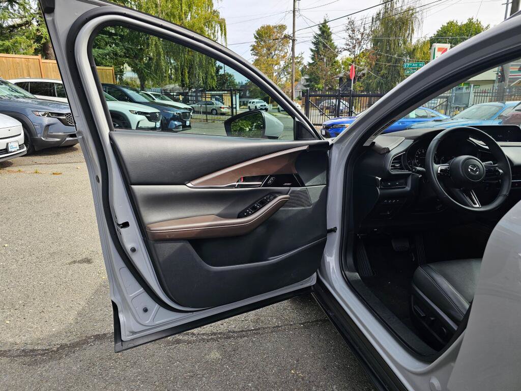 Certified 2025 MAZDA CX-30 AWD 2.5 S w/ Premium Package image 19