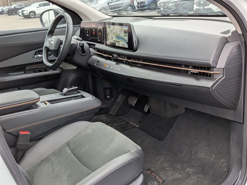 Used 2023 Nissan Ariya FWD image 24