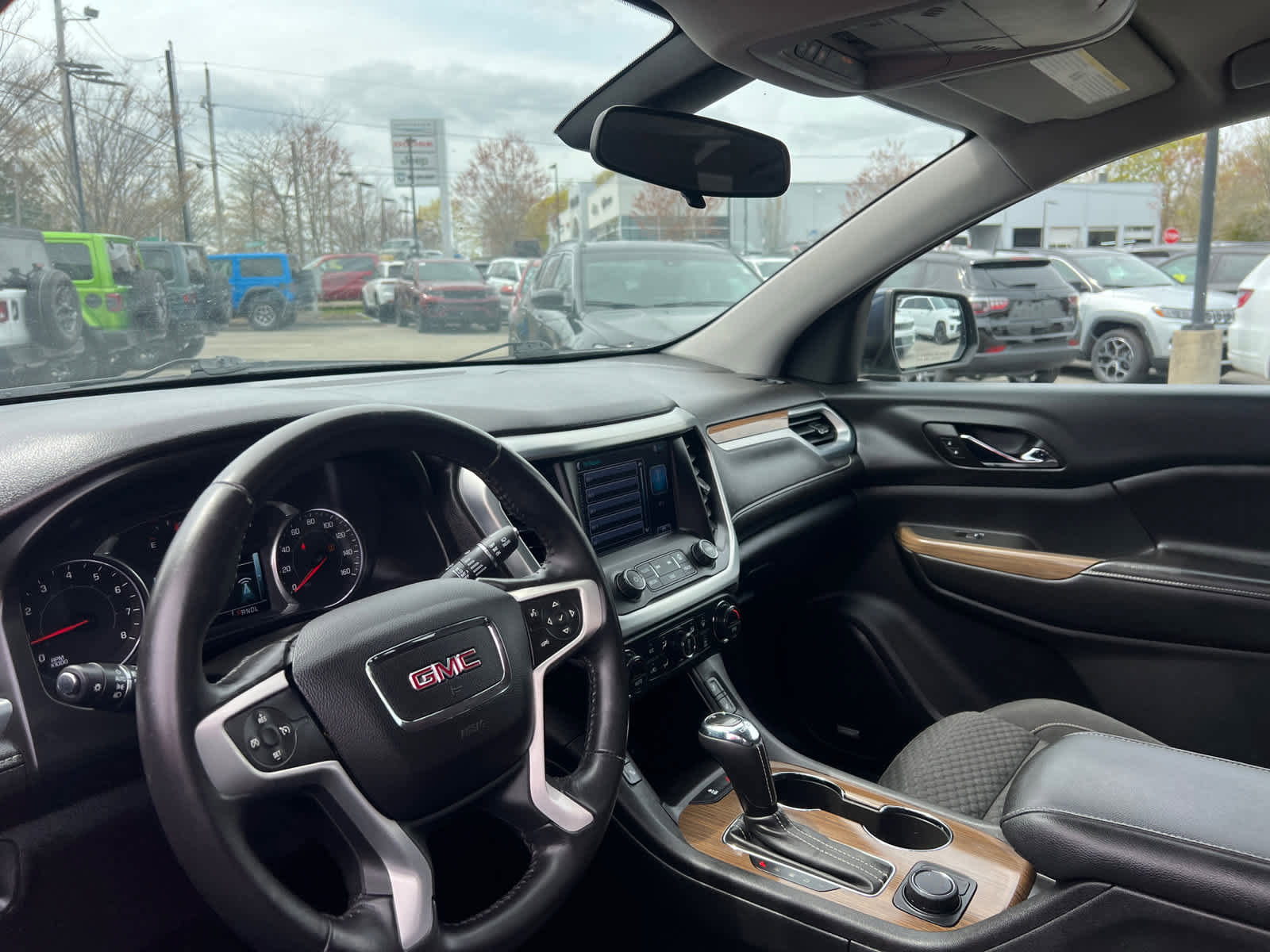 Used 2018 GMC Acadia SLE w/ Driver Alert Package I AWD/4WD image 14