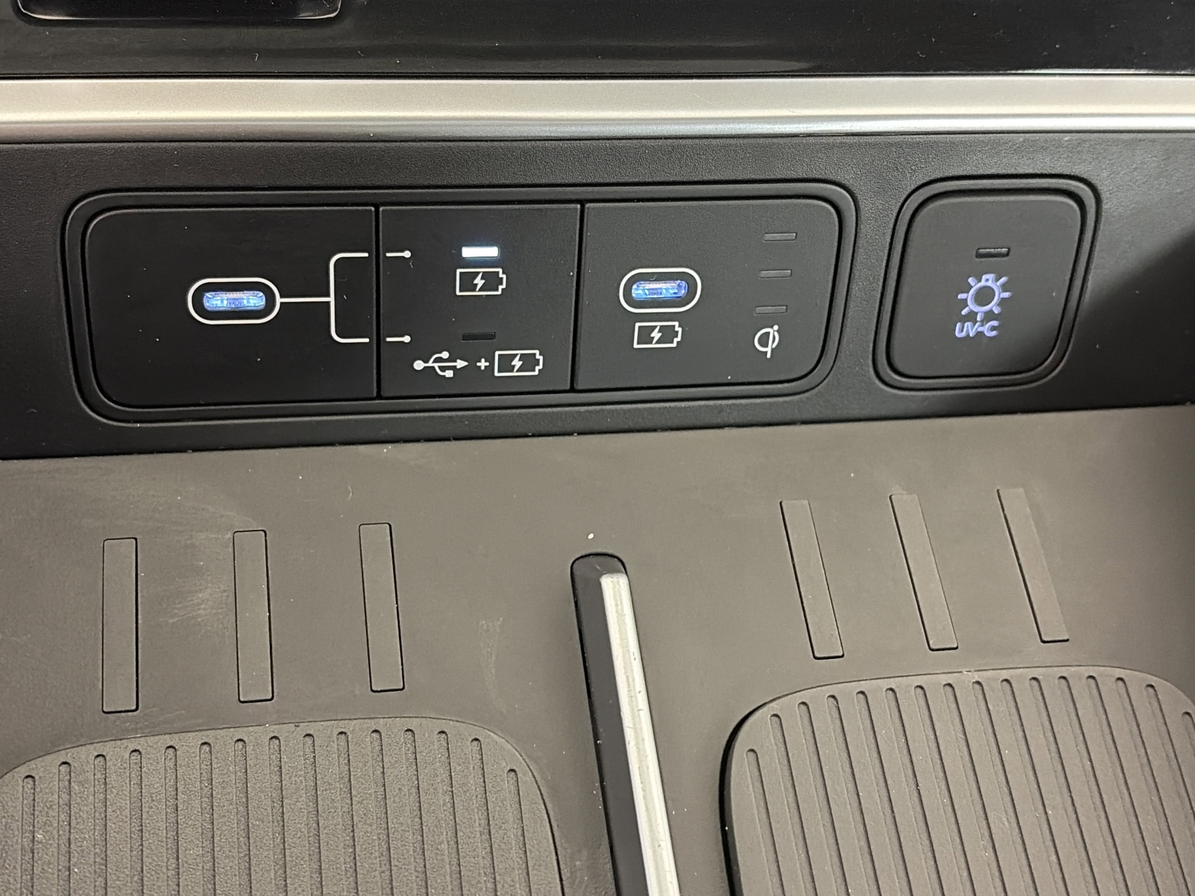 Used 2025 Hyundai Santa Fe Limited image 26