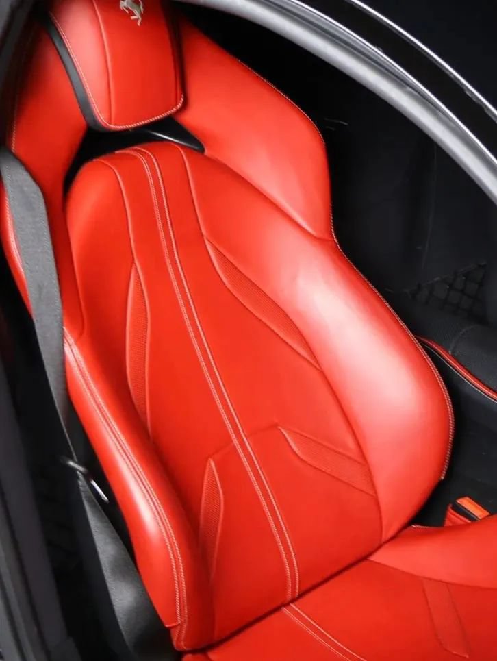Used 2019 Ferrari 812 Superfast RWD image 16