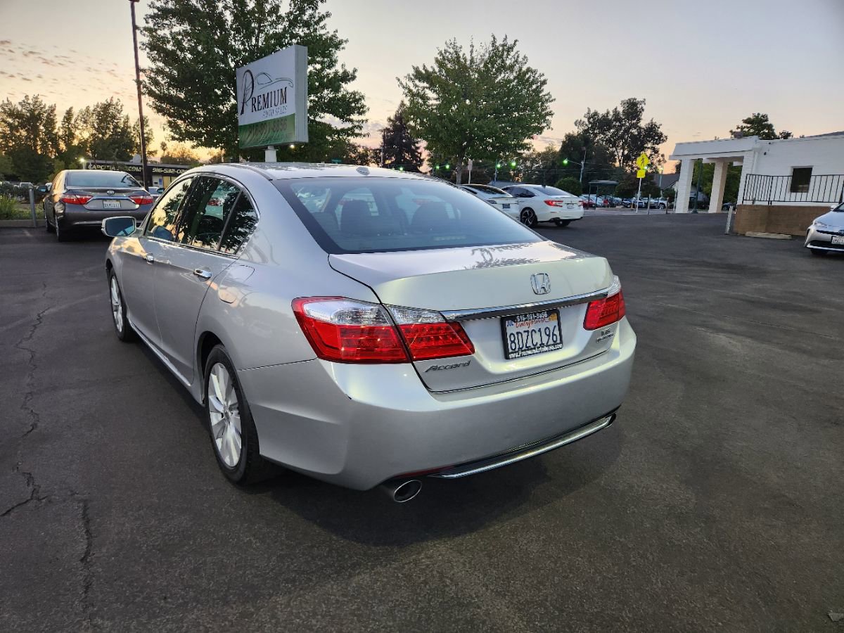 Used 2013 Honda Accord Touring image 2