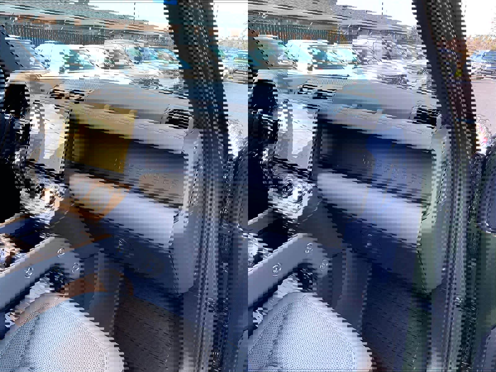 New 2026 Land Rover Defender 110 S image 28