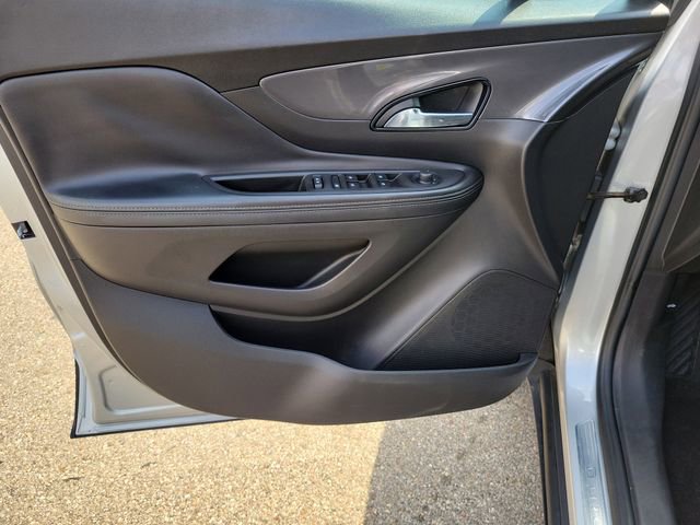 Used 2020 Buick Encore Preferred AWD/4WD image 18