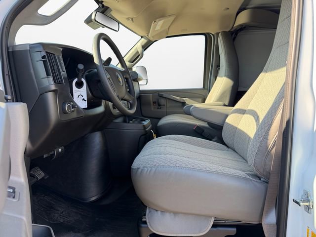New 2025 Chevrolet Express 3500 w/ Driver Convenience Package image 9