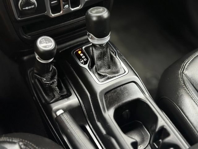 Used 2021 Jeep Wrangler Unlimited Sahara AWD/4WD image 12