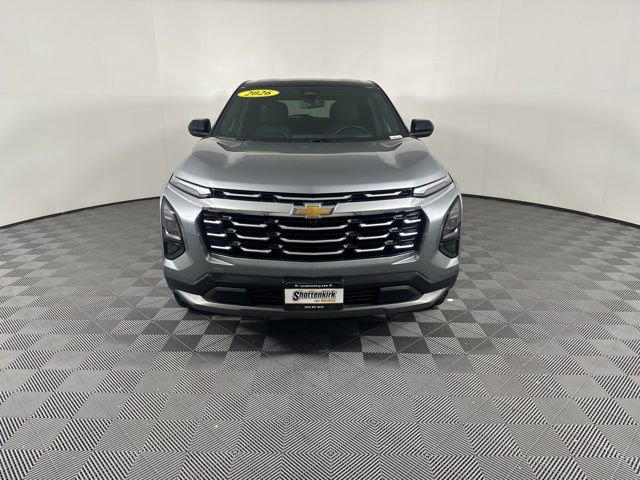 Used 2026 Chevrolet Equinox LT w/ Convenience Package II FWD image 2