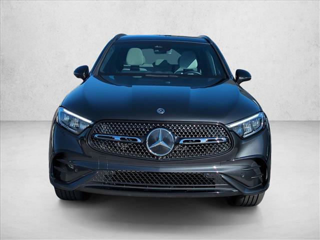 Used 2025 Mercedes-Benz GLC 350e 4MATIC image 2