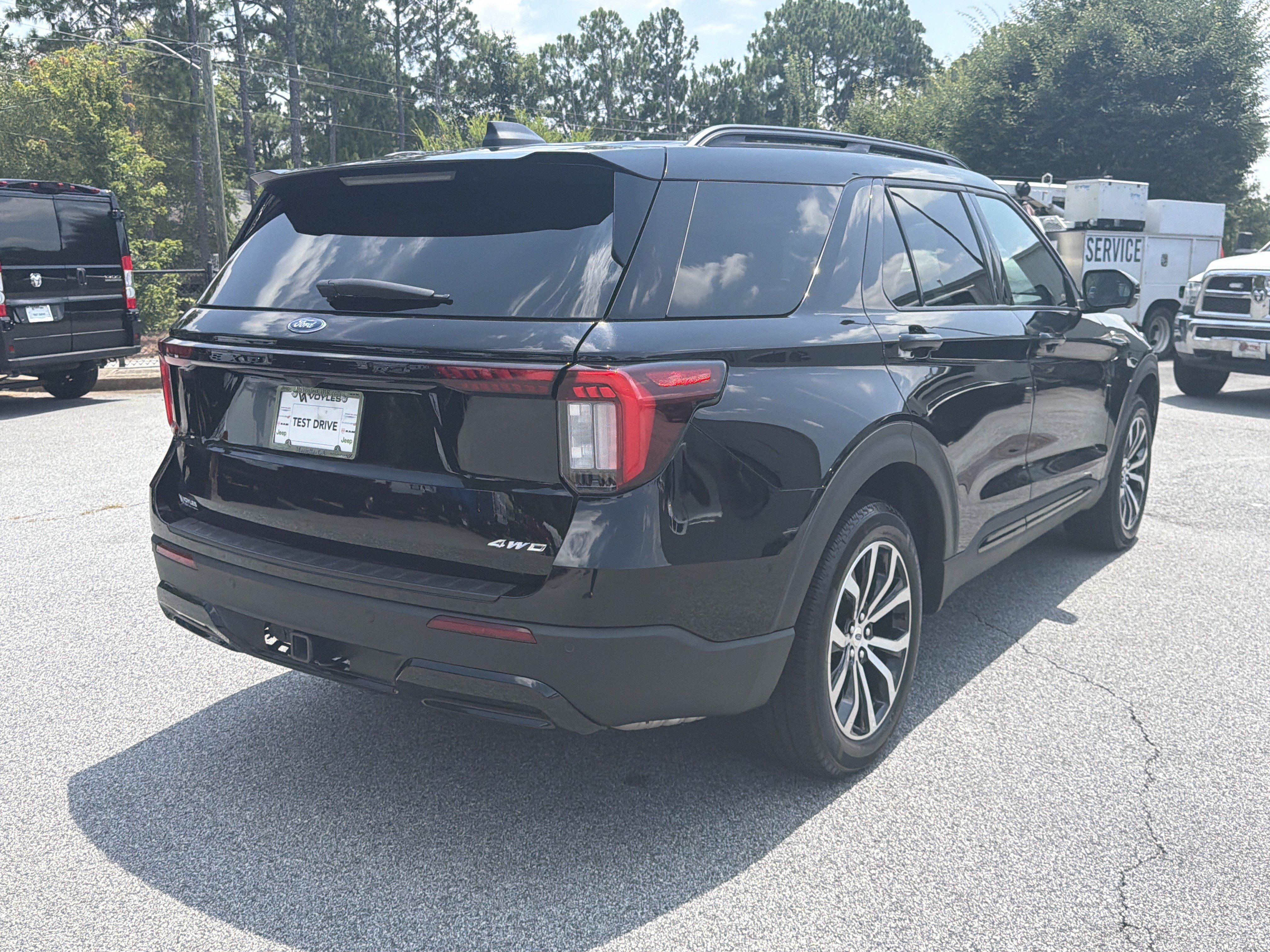 Used 2025 Ford Explorer ST-Line AWD/4WD image 8