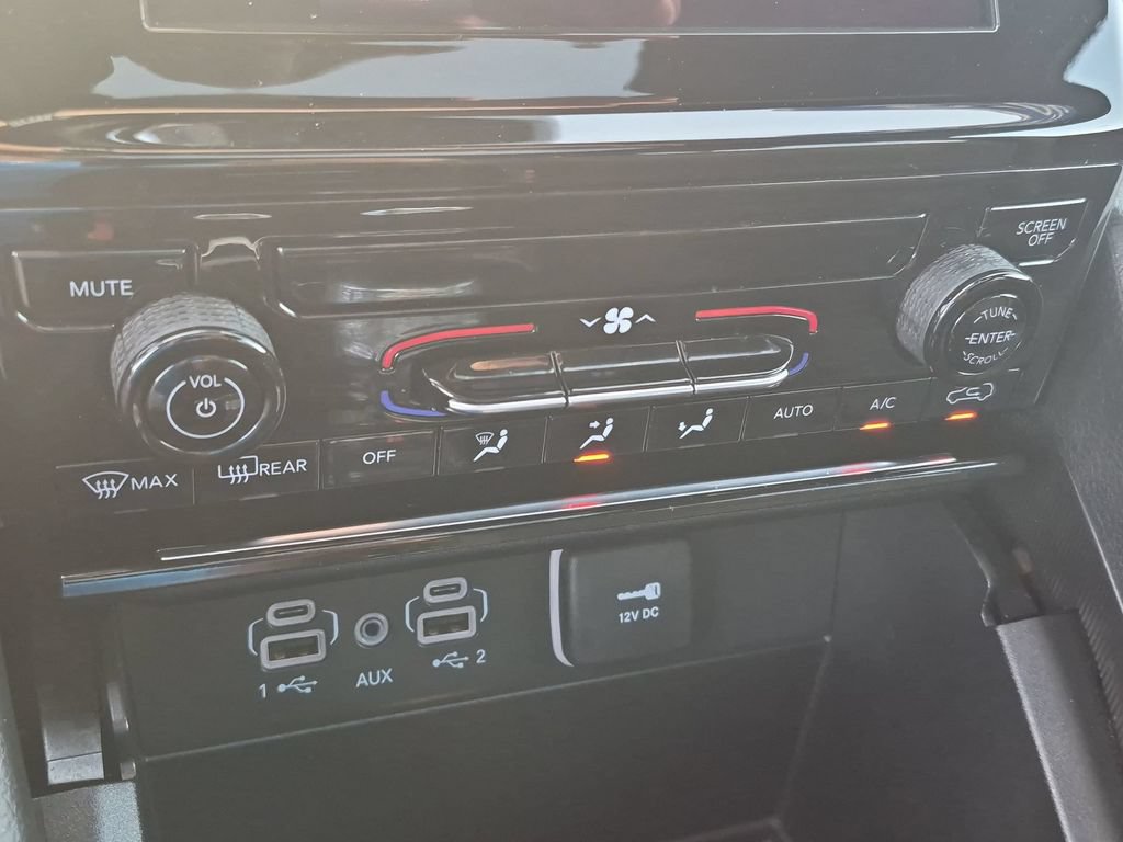 Used 2025 Jeep Grand Cherokee Laredo X RWD image 18