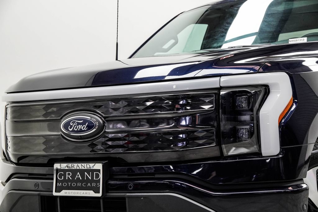 Used 2022 Ford F150 Lightning Platinum image 2