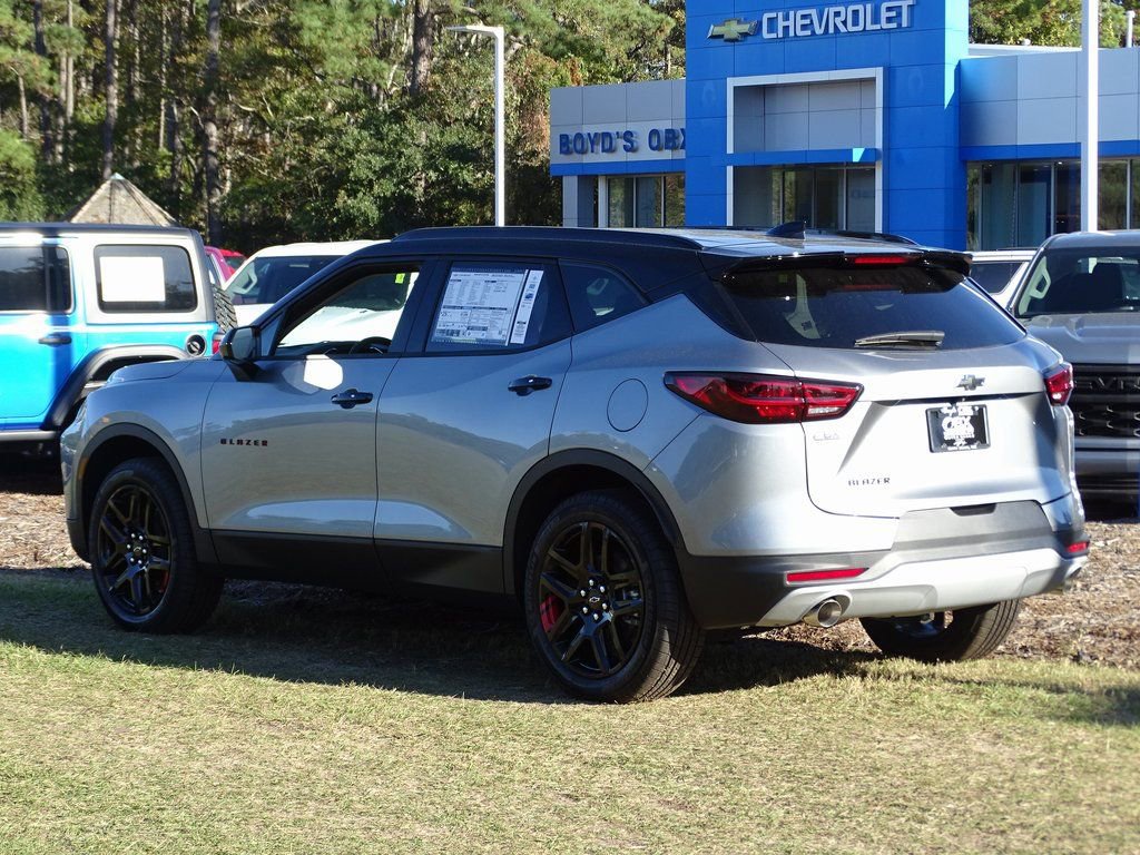 New 2025 Chevrolet Blazer LT w/ Redline Edition image 4