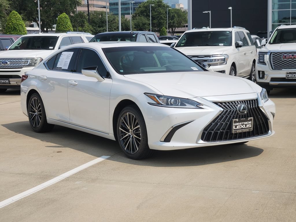 Used 2024 Lexus ES 350 w/ Premium Package FWD image 3