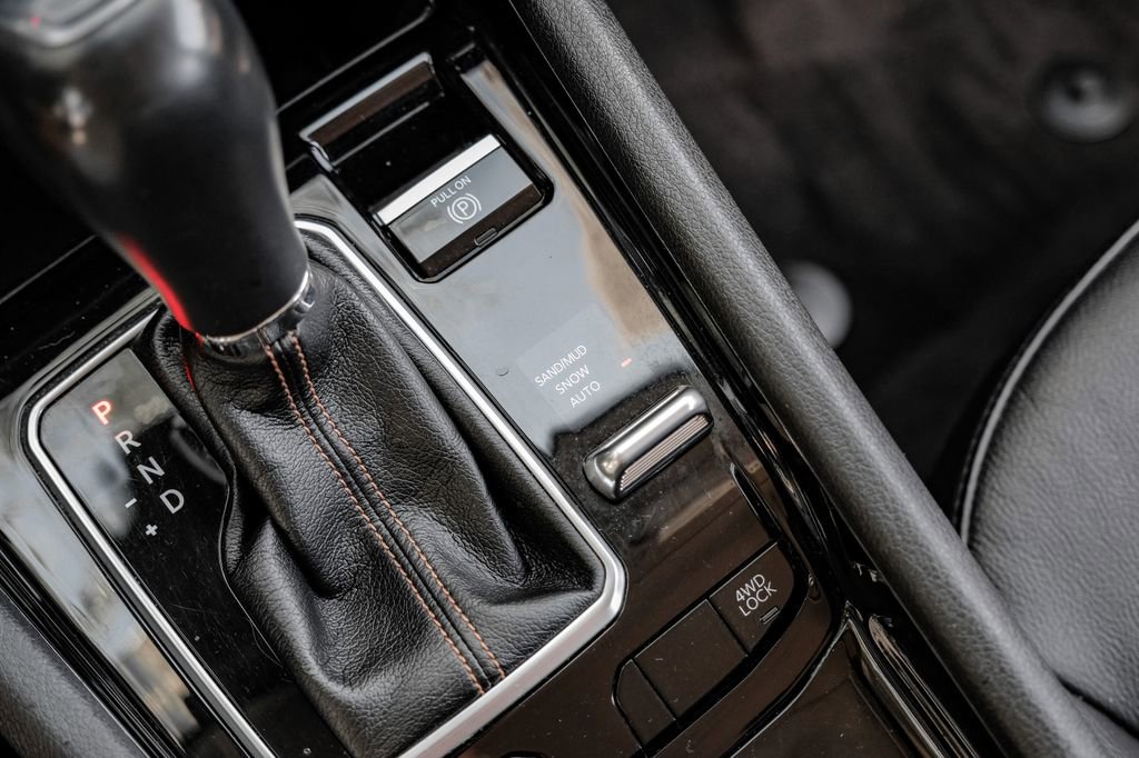 Used 2022 Jeep Compass Limited image 34