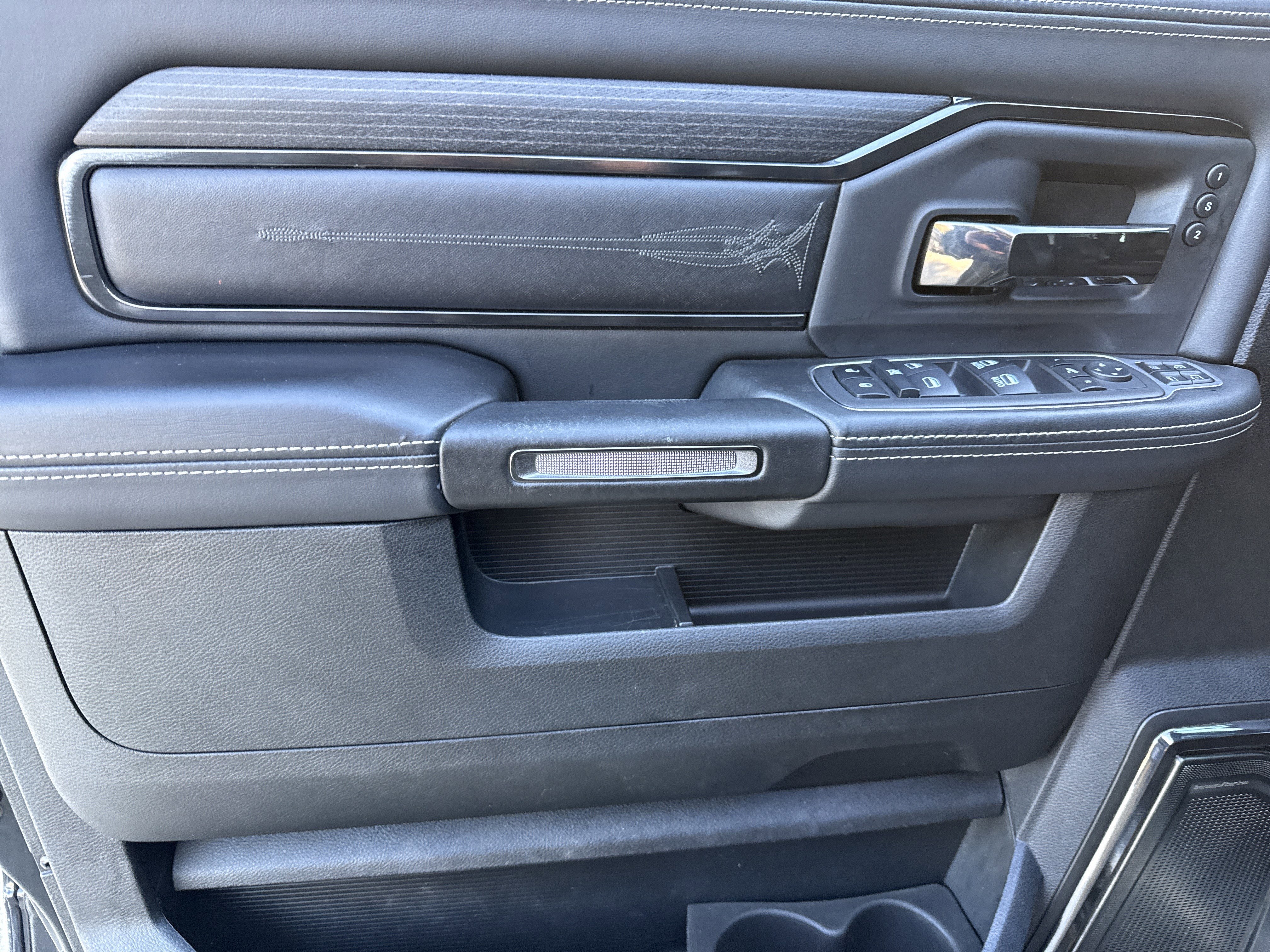 Used 2023 RAM 2500 Limited image 10