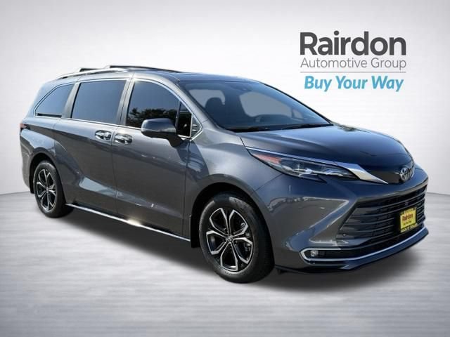 Used 2025 Toyota Sienna Platinum