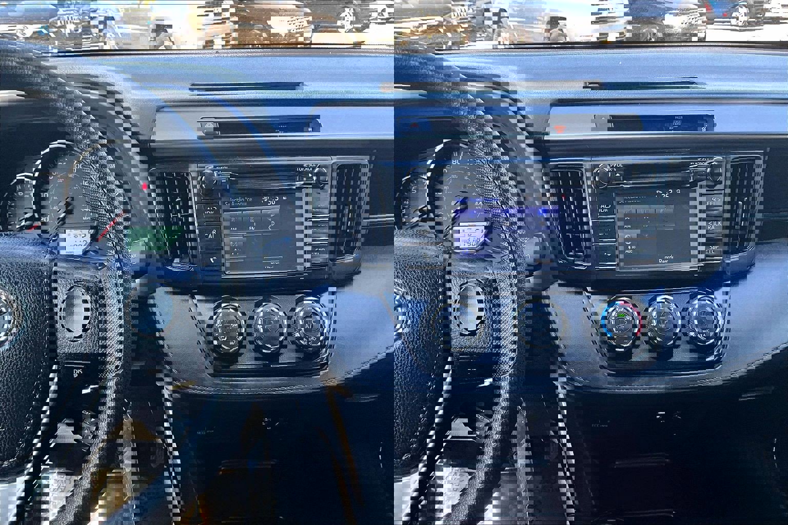 Used 2016 Toyota RAV4 LE image 6