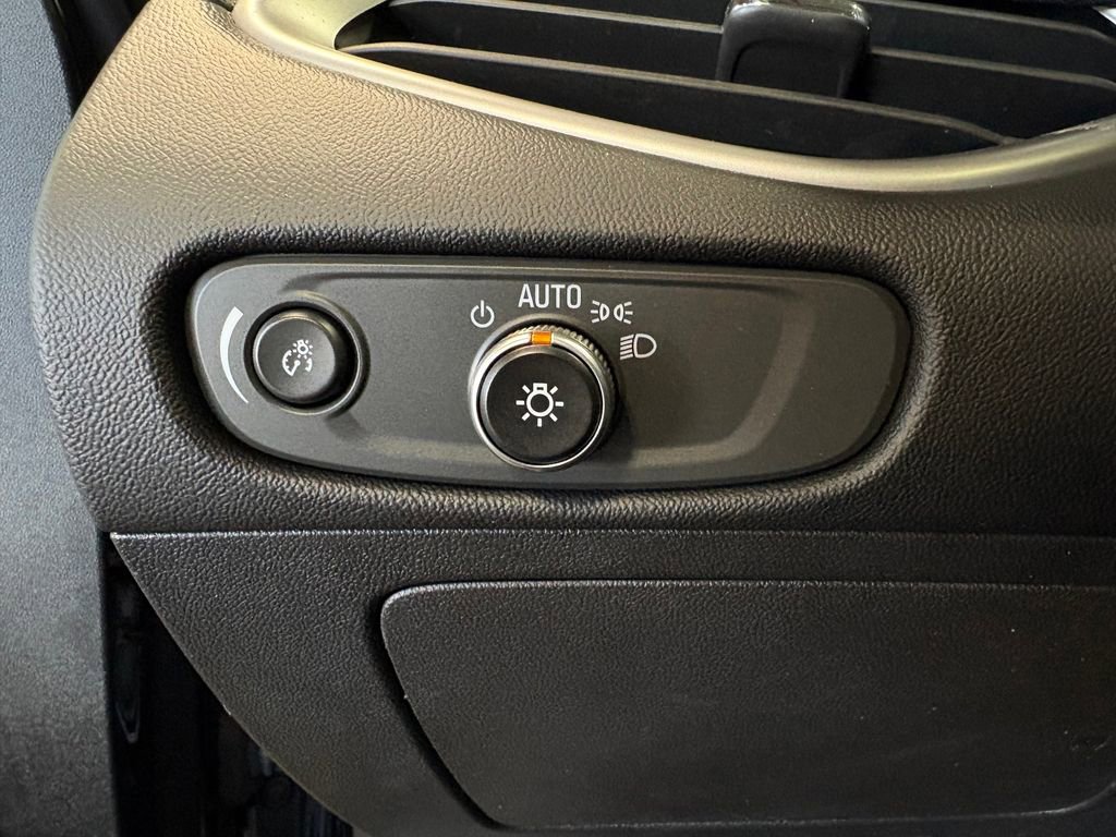 Used 2023 Chevrolet Malibu LT image 21