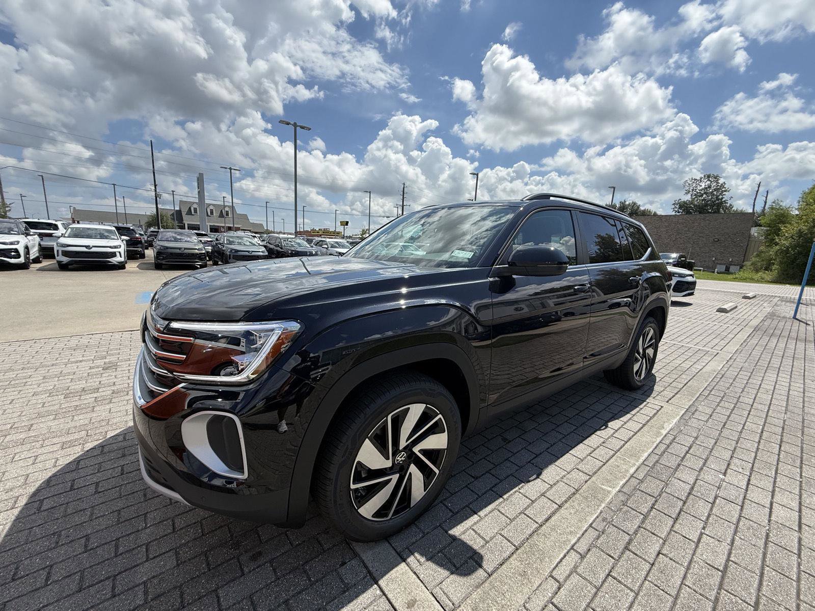 New 2026 Volkswagen Atlas SE image 4