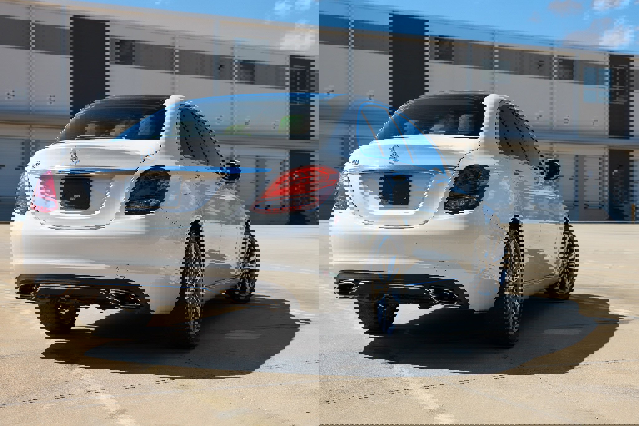 Used 2018 Mercedes-Benz C 300 Sedan w/ Premium Package image 41