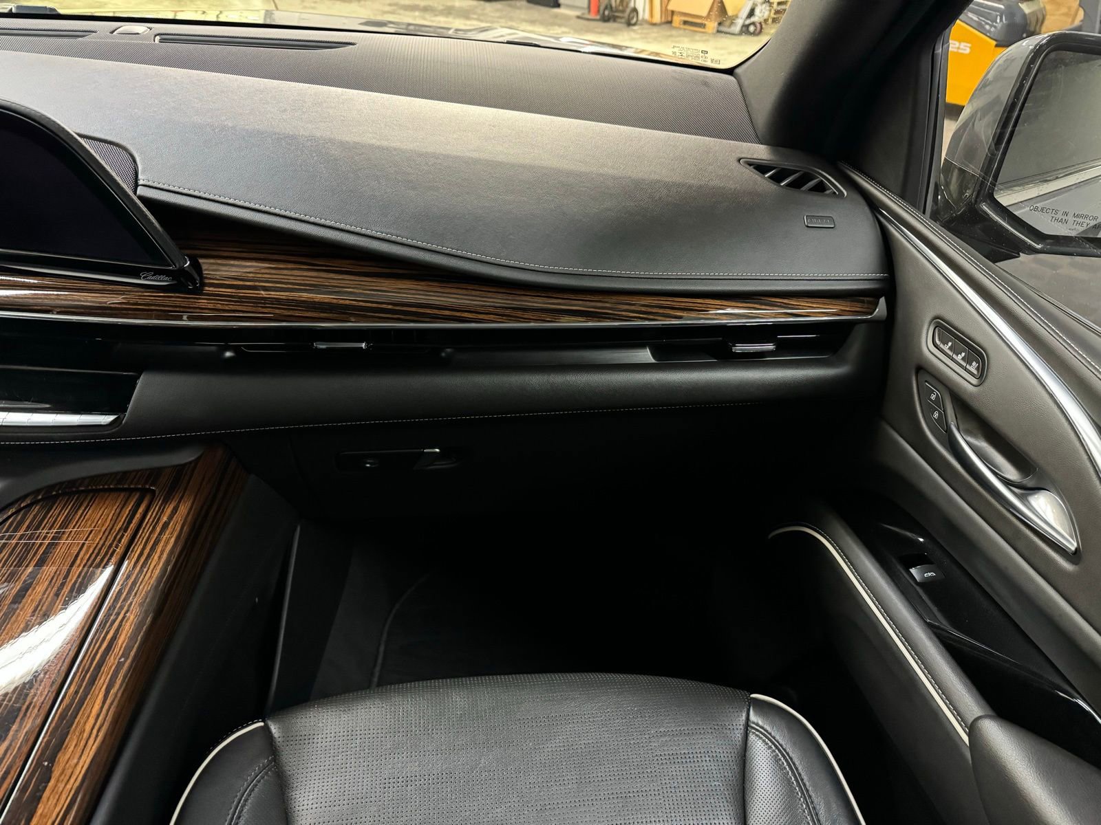 Used 2021 Cadillac Escalade Premium Luxury image 19