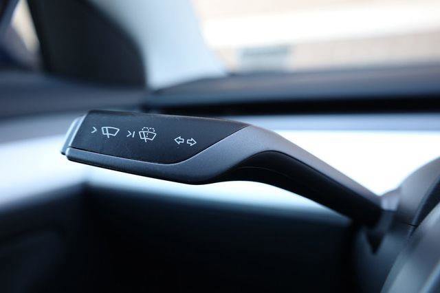Used 2023 Tesla Model 3 Standard Range image 36