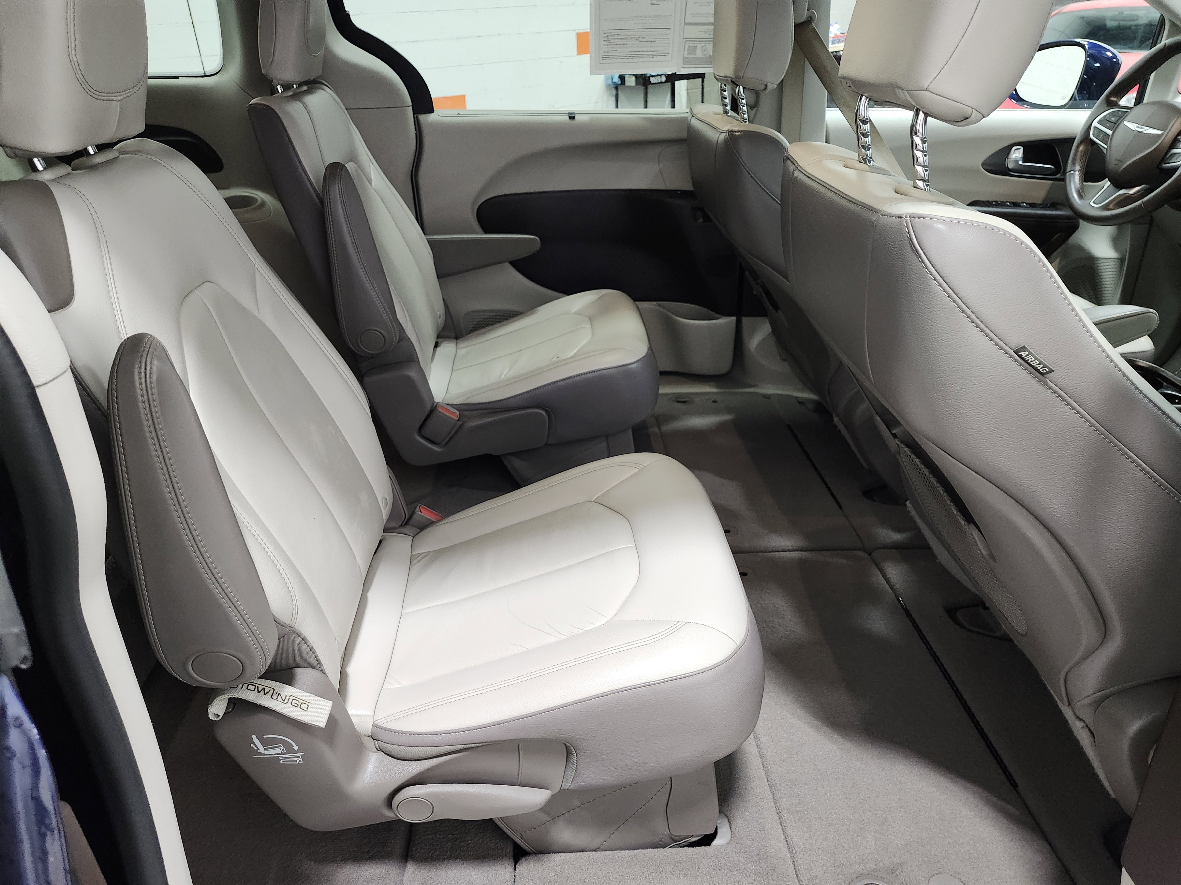 Used 2017 Chrysler Pacifica Touring-L w/ Tire & Wheel Group image 19