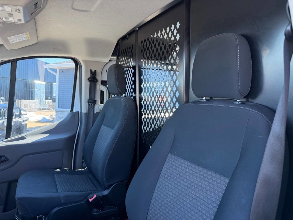 Used 2024 Ford Transit 250 Low Roof AWD w/ Exterior Upgrade Package image 11