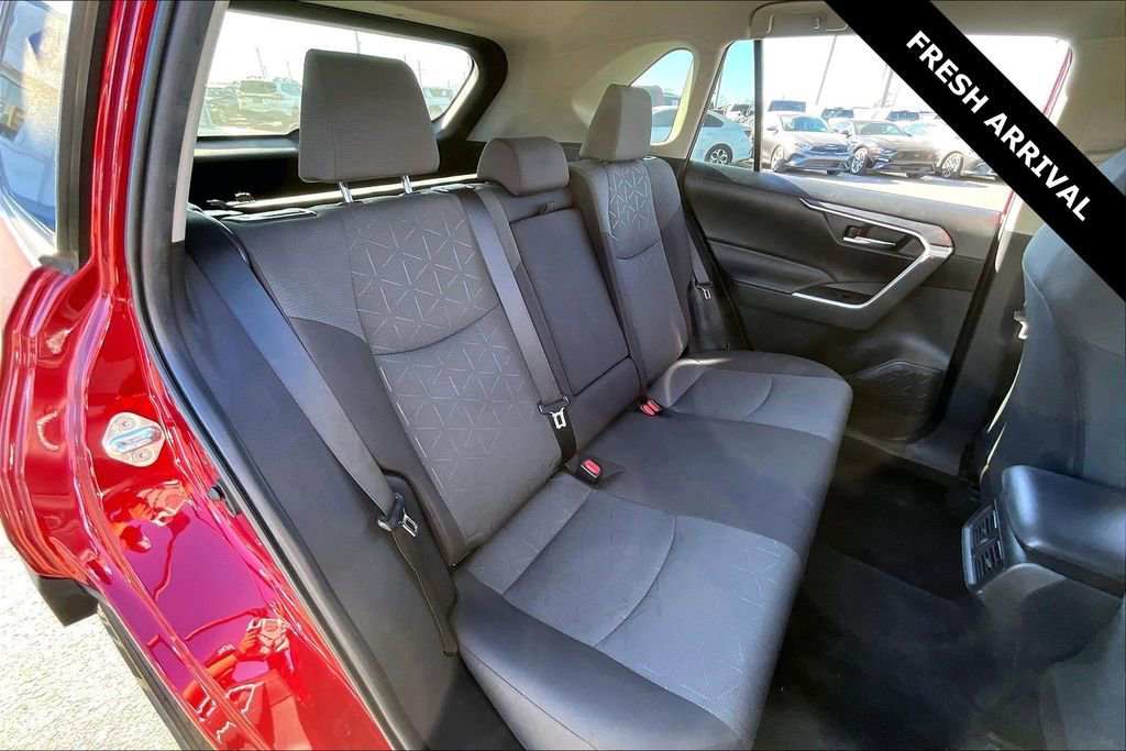 Used 2021 Toyota RAV4 XLE image 24