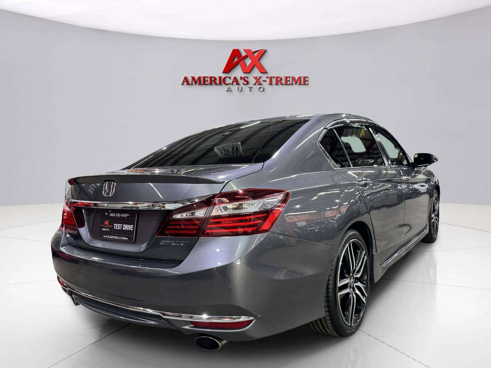 Used 2017 Honda Accord Sport image 4