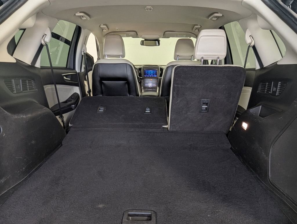 Used 2020 Ford Edge Titanium FWD image 25