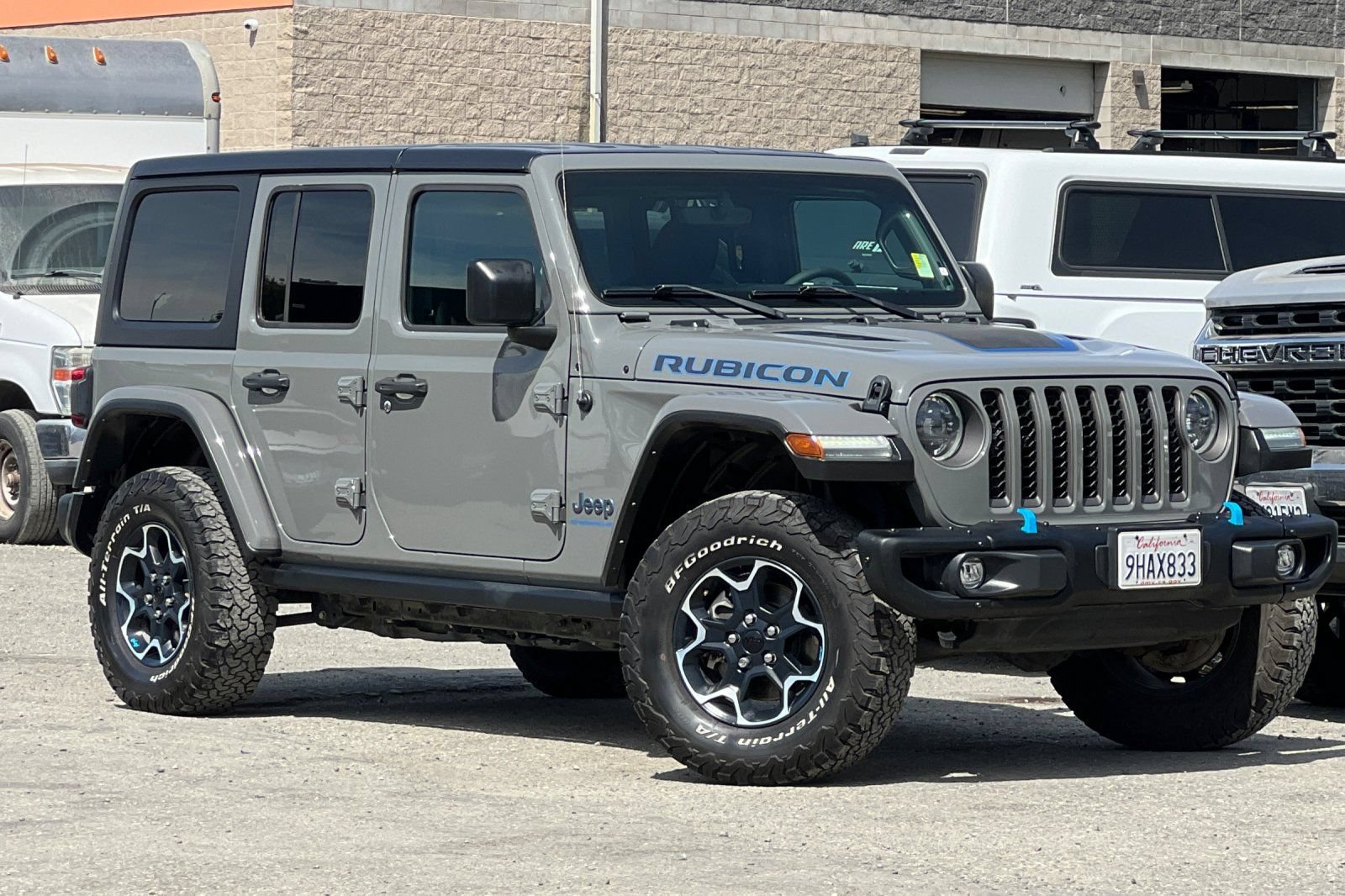 Used 2023 Jeep Wrangler Unlimited Rubicon 4xe w/ Steel Bumper Group AWD/4WD image 2